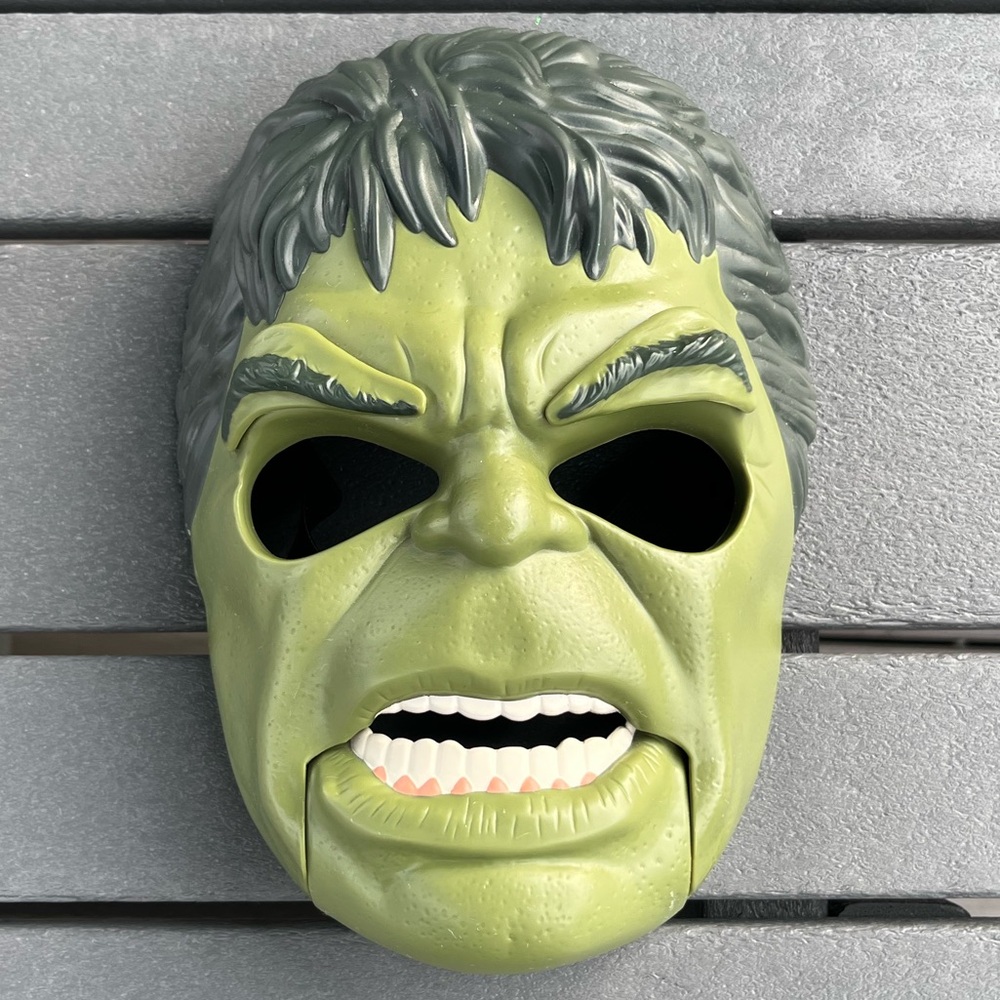 Marvel; Child’s Green Plastic Molded Hulk Mask; Moving Jaw & Eyebrows; NWOT
